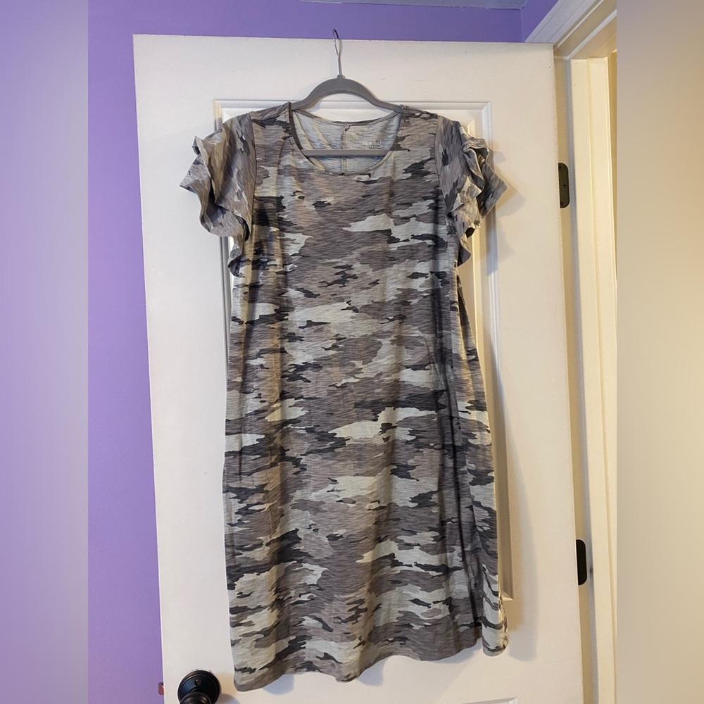 Isabel Maternity by Ingrid & Isabel Gray & Black Camouflage Maternity Dress